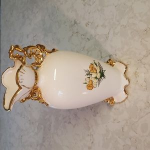 Alberta's ceramic vase with gold embellishments